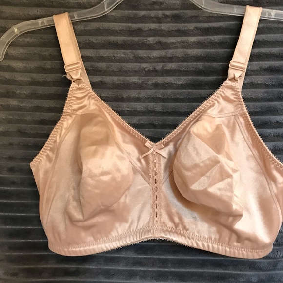 Bali Bra NWOT 42 DD Beige Underwire Free - Picture 2 of 9